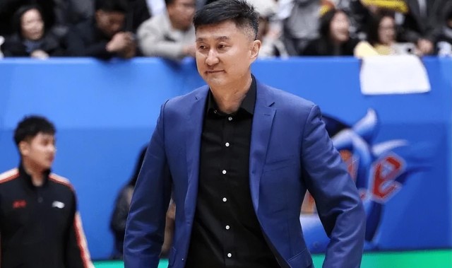 开云体育首页登陆-广东胜吉林发布会！杜锋再展语言魅力，焦泊乔点出拼劲伤势无碍！