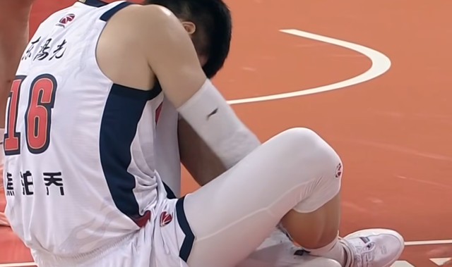 开云体育官方-广东21分大胜吉林！奎因暴走42分，徐杰王者归来，焦泊乔意外伤退