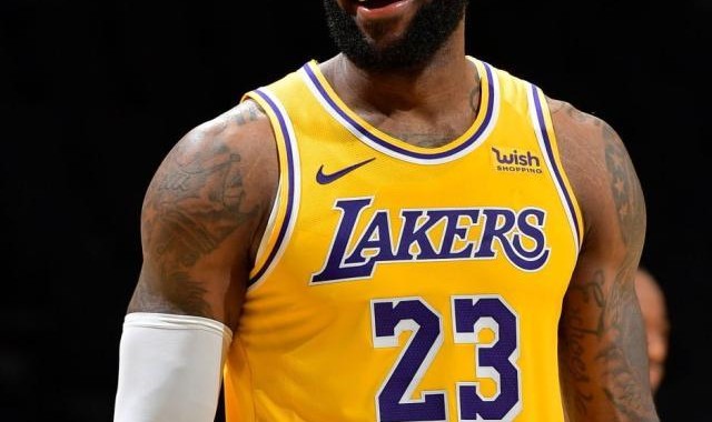 开云体育线上网站-新赛季首期MVP榜：詹皇东契奇领跑 库里进前五